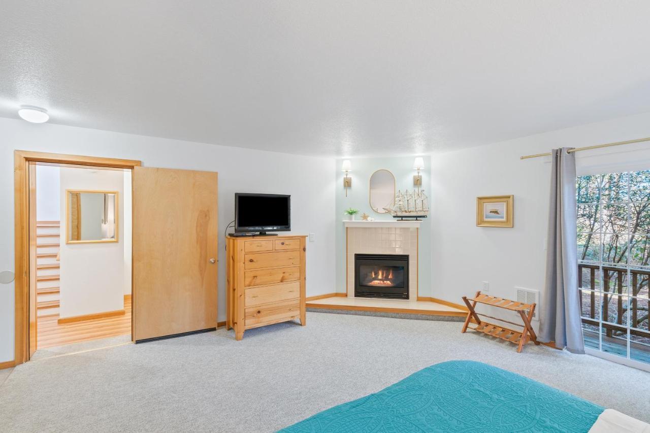 Cannon Beach Vibes, Steps To The Beach,Wifi,3 Full Bedroom En Suites With 3 Fireplaces,Near Downtown 外观 照片