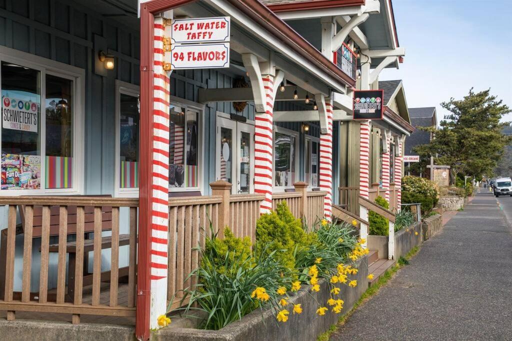 Cannon Beach Vibes, Steps To The Beach,Wifi,3 Full Bedroom En Suites With 3 Fireplaces,Near Downtown 外观 照片